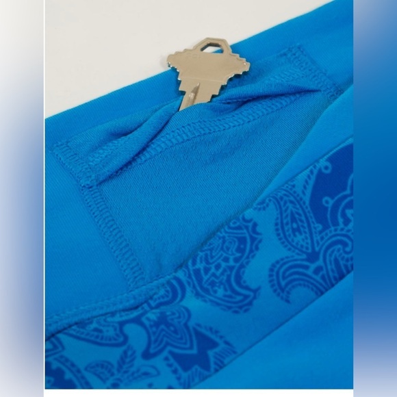 Lululemon Energy Tank Paisley Cornflower / Cornflower Size 8 - Picture 5 of 9